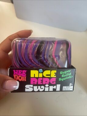 Iceberg Swirl Super Solid Squish - Purple & Pink